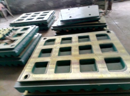 Диапазон продаж по всему миру Высокопрочный C96 Челюстный дробильщик Износные детали для горнодобывающих машин