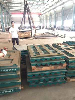 Диапазон продаж по всему миру Высокопрочный C96 Челюстный дробильщик Износные детали для горнодобывающих машин