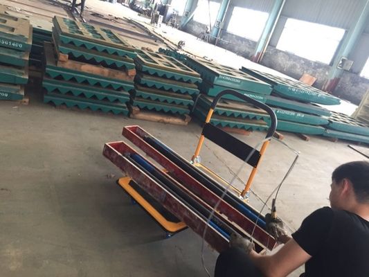 Диапазон продаж по всему миру Высокопрочный C96 Челюстный дробильщик Износные детали для горнодобывающих машин